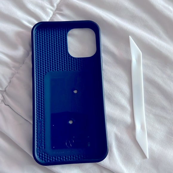 Loopy case - Picture 2 of 2